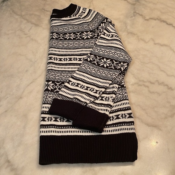FAIR ISLE SWEATER • SIZE MEDIUM • OLD NAVY - Picture 5 of 7
